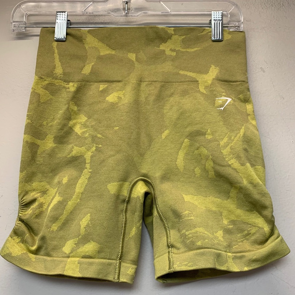 Gymshark Adapt Camo Seamless Shorts Womens Medium Olive Green Excellent Ruched